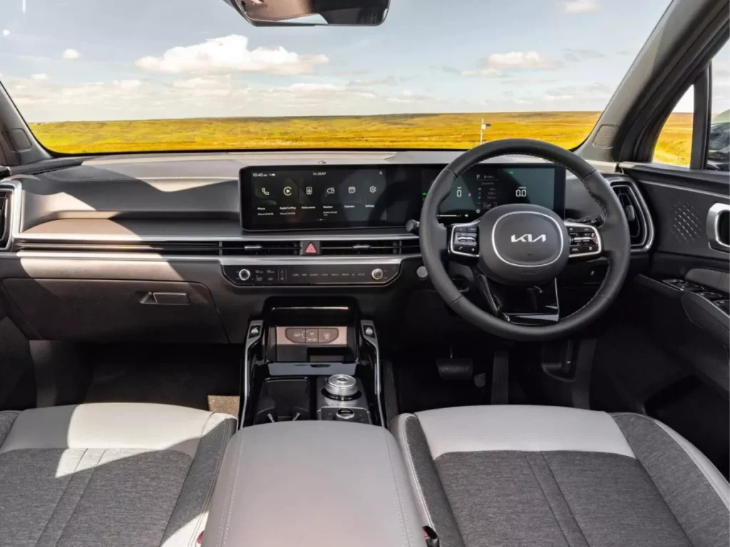 Kia Sorento- Interiors & Features